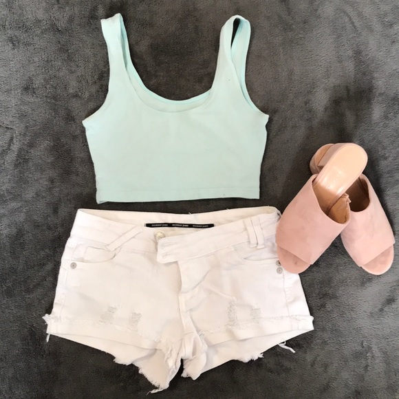 White denim shorts - Picture 1 of 3